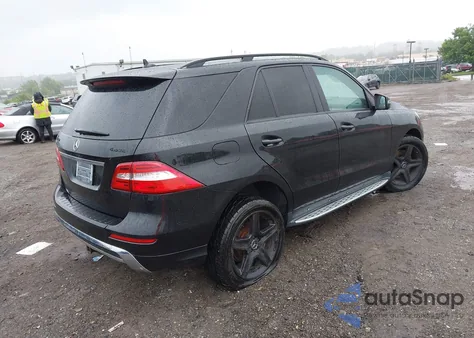 2013 Mercedes-Benz Ml 550 4Matic z USA, uszkodzony, nr VIN 4JGDA7DB9DA262971